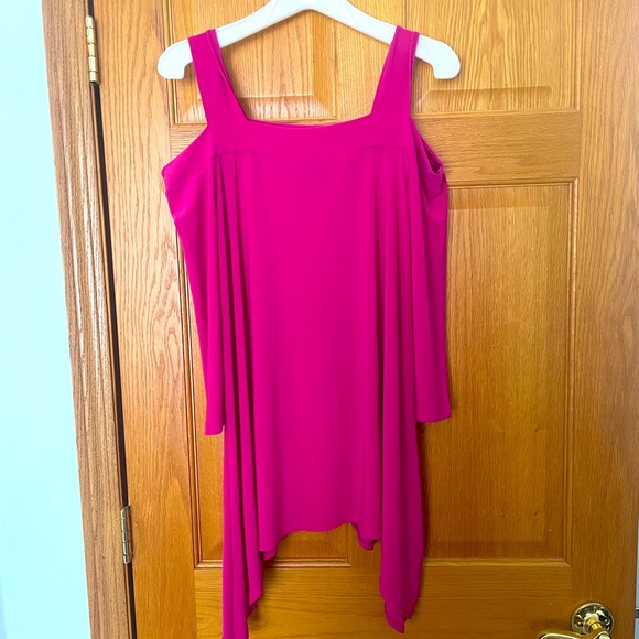 Robe Rouge Clara Sunwoo - Modèle DR500 Avec Nouage Latéral - Taille XS - Neuf Avec étiquettes (NWT)